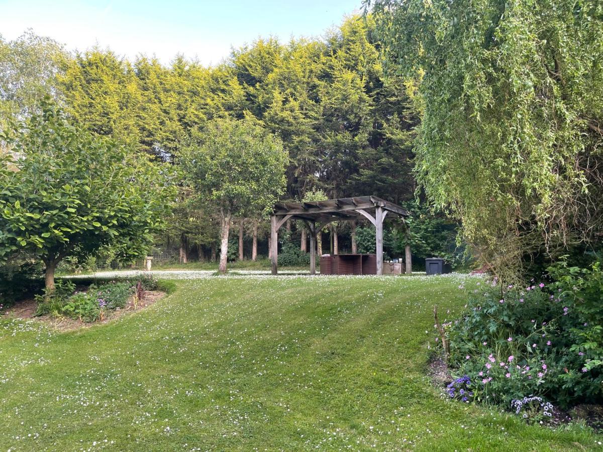 South Lodge House Dormansland Экстерьер фото
