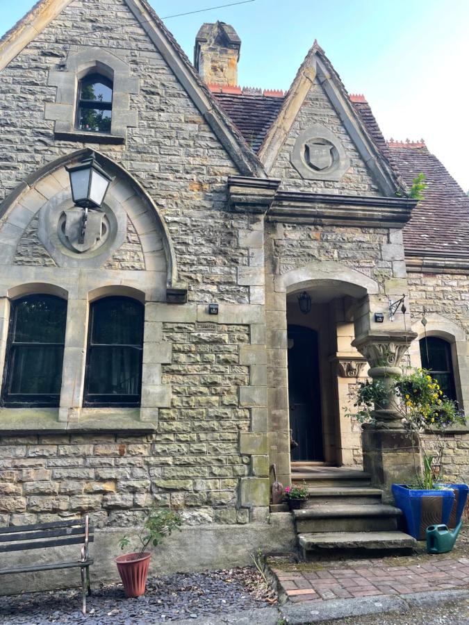 South Lodge House Dormansland Экстерьер фото